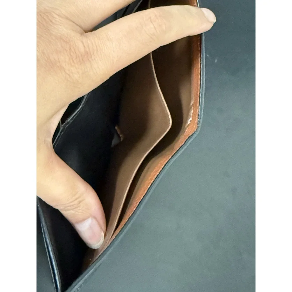 Coach Men Black Billfold  Embossed Signature Leather Wallet F24647